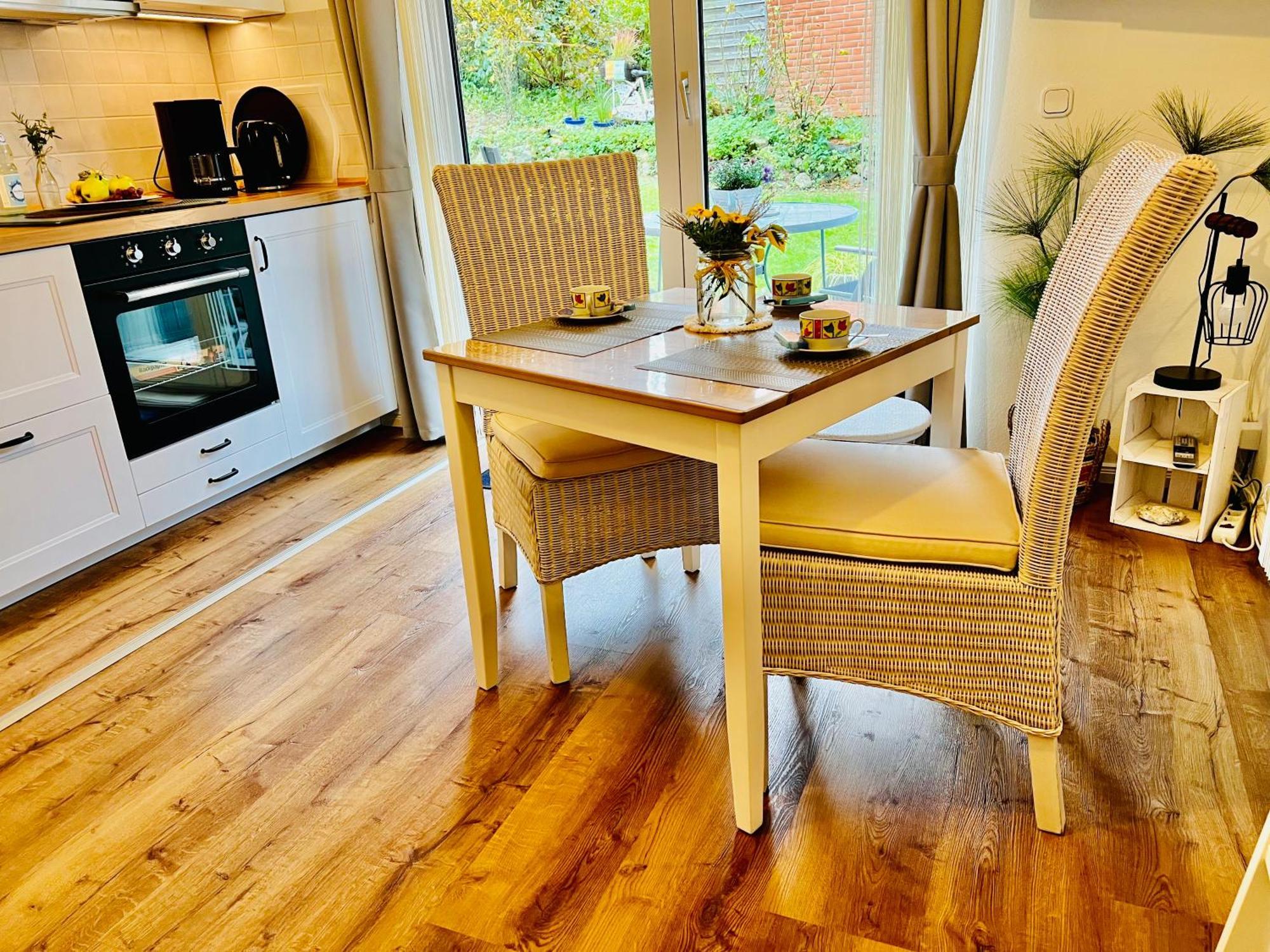 Seelund - Meeresrauschen Lauschen - Ruhiges Sonniges Apartment Mit Garten Und Terrasse Nahe Strand Und Ostsee Schönhagen Exteriör bild